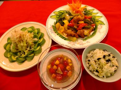 夏野菜とゴーヤの酢豚・鯖缶のサラダ・わかめご飯の素