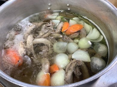 西洋料理のだし汁　基本切り