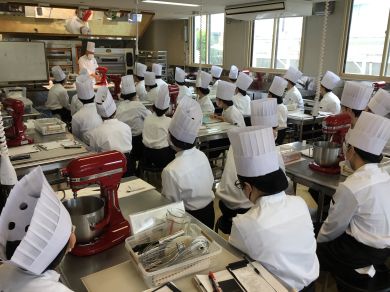 製菓・製パン実習について
