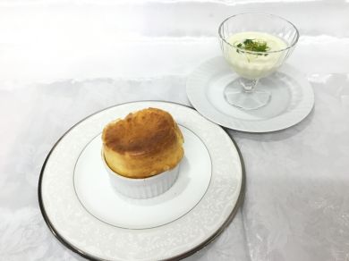 ヴィシソワーズ(じゃがいもの冷製スープ)　チーズスフレ